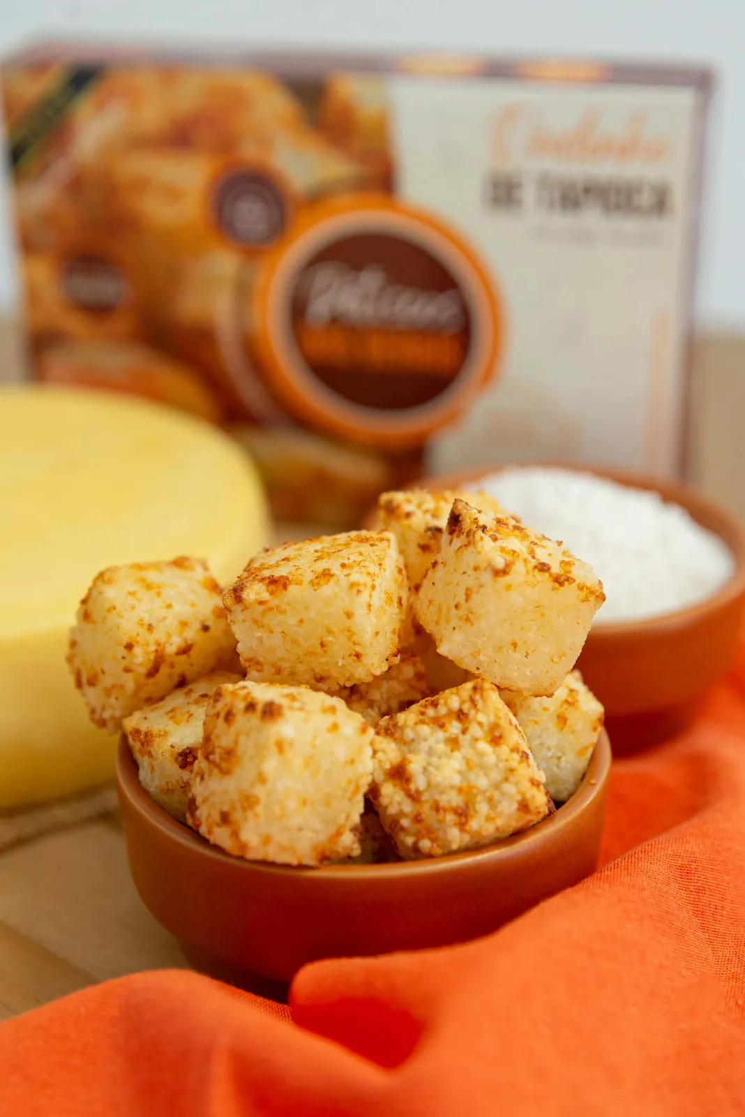 Dadinhos de tapioca com queijo canastra